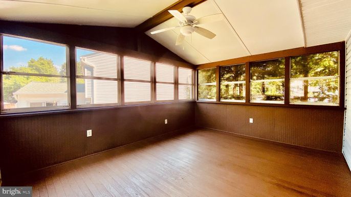 Empty room, Interior, Sun Room, Wood Texture Flooring