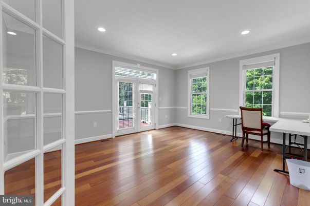 Home Office, Interior, Recessed Lighting, Wood Texture Flooring