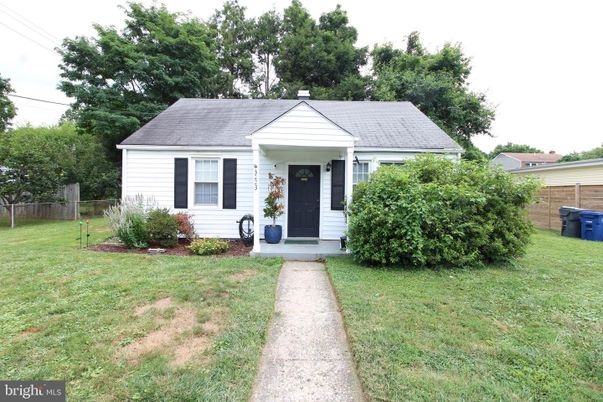 Backyard, Exterior, Facade, Cape Cod