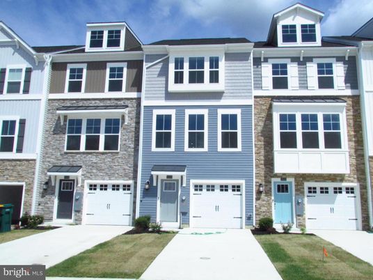 Attached, Exterior, Facade, Rowhouse