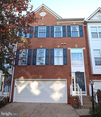 Attached, Exterior, Facade, Brick Facade, Rowhouse