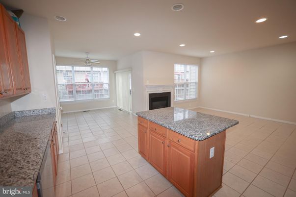 Fireplace, Interior, Kitchen, Recessed Lighting