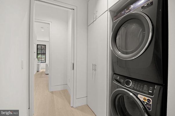 Interior, Utility Closets, Washer, Wood Texture Flooring