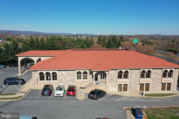 Exterior, Facade, Mediterranean