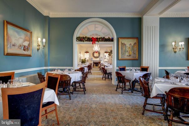 Chandelier, Dining room, Interior