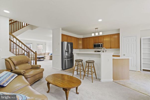 Interior, Kitchen, Living room, Pendant Lights, Recessed Lighting, Stainless Steel Appliances