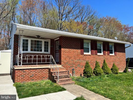 Exterior, Facade, Brick Facade, Raised Ranch