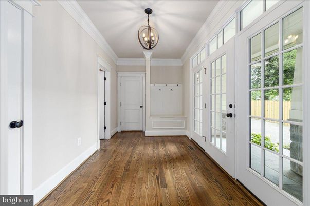Interior, Pendant Lights, Wood Texture Flooring