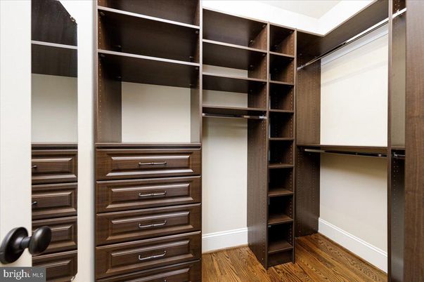 Interior, Walk-in Closets, Wood Texture Flooring