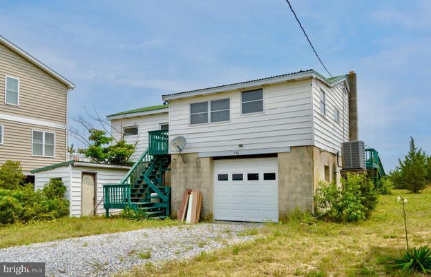 Attached, Backyard, Exterior, Facade, Raised Ranch