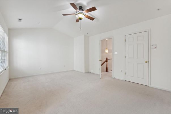 Empty room, Interior, Pendant Lights