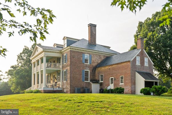 Backyard, Exterior, Facade, Brick Facade, Georgian