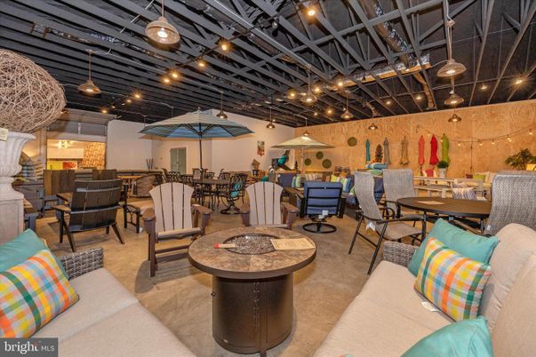Dining room, Interior, Living room, Pendant Lights