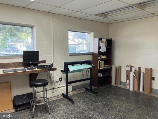 Home Office, Interior