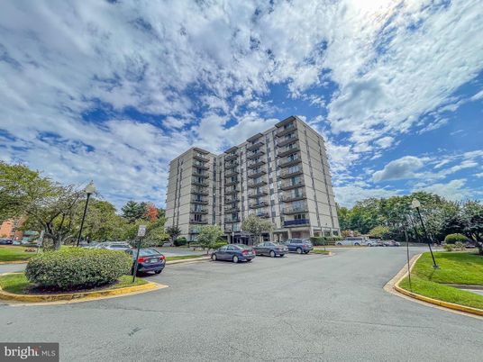 Exterior, Facade, Condo Building