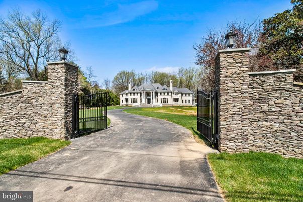 Backyard, Detached Garage, Exterior