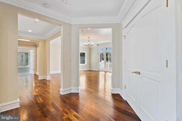 Chandelier, Empty room, Interior, Recessed Lighting, Wood Texture Flooring