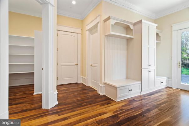 Interior, Recessed Lighting, Walk-in Closets, Wood Texture Flooring