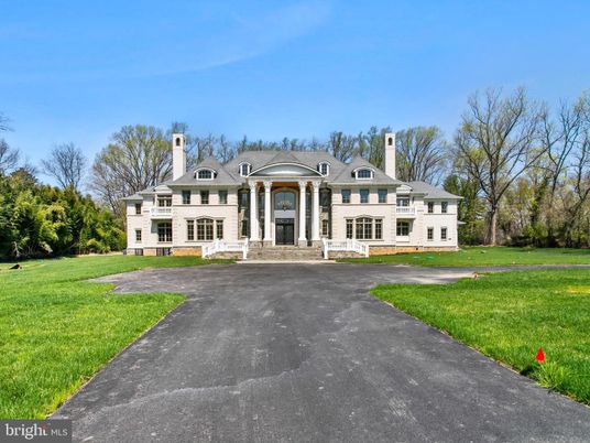 Backyard, Exterior, Facade, French Provincial