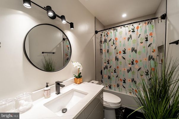 Bathroom, Interior, Recessed Lighting