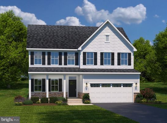 Attached, Exterior, Facade, Farmhouse