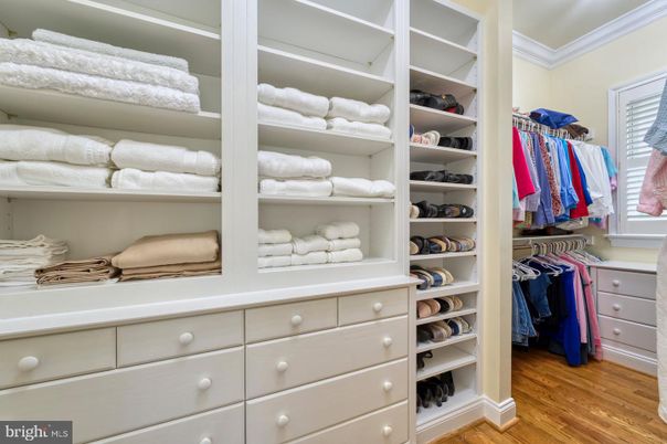 Interior, Walk-in Closets, Wood Texture Flooring