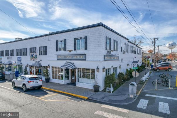 Exterior, Facade, Rowhouse