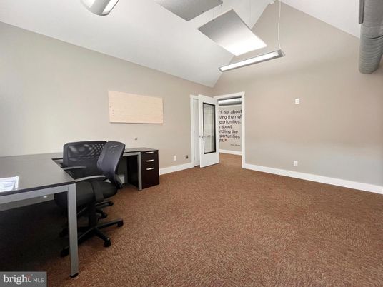 Home Office, Interior