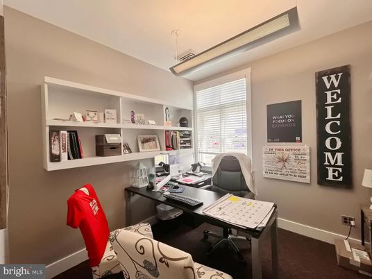 Home Office, Interior