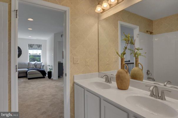 Bathroom, Dual Sink Vanities, Interior, Recessed Lighting