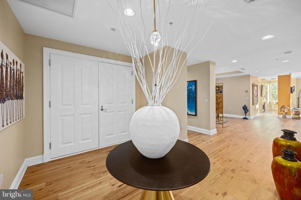 Interior, Pendant Lights, Recessed Lighting, Wood Texture Flooring