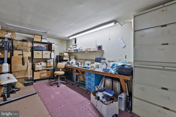 Home Office, Interior