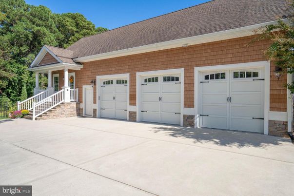 Detached Garage, Exterior