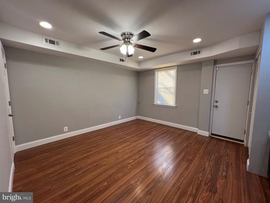 Empty room, Interior, Recessed Lighting, Wood Texture Flooring