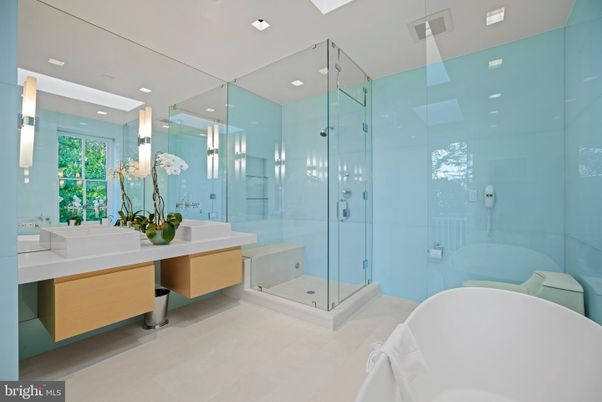 Bathroom, Dual Sink Vanities, Free Standing Baths, Glass Shower, Interior, Recessed Lighting