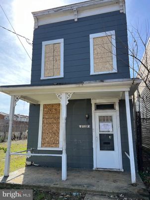 Exterior, Facade, None