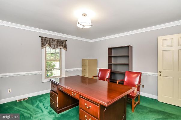 Home Office, Interior
