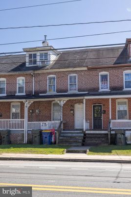 Exterior, Facade, Brick Facade, Georgian