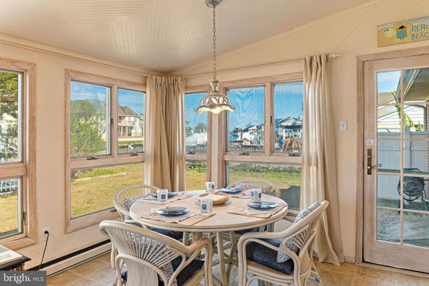 Dining room, Interior, Pendant Lights, Sun Room