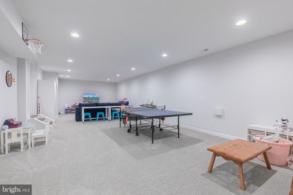 Game Room, Interior, Recessed Lighting