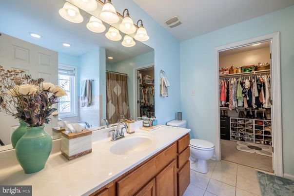 Bathroom, Interior, Recessed Lighting, Walk-in Closets