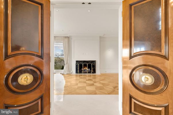 Fireplace, Interior, Recessed Lighting