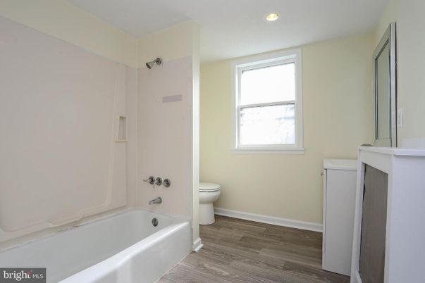 Bathroom, Interior, Recessed Lighting, Wood Texture Flooring