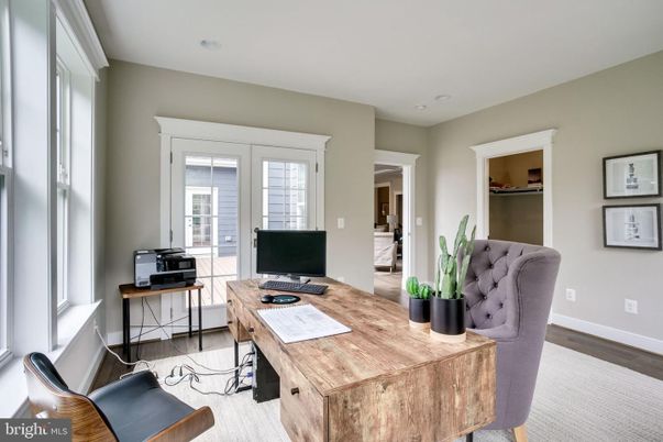 Home Office, Interior, Recessed Lighting, Wood Texture Flooring