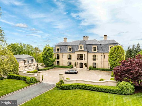 Backyard, Exterior, Facade, French Provincial
