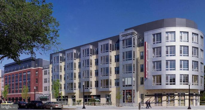 Exterior, Facade, Condo Building