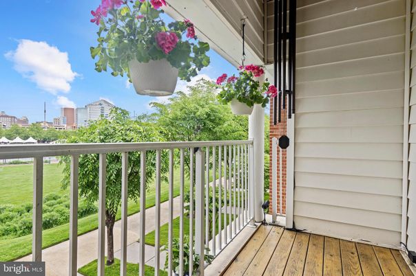 Exterior, Wood Texture Flooring