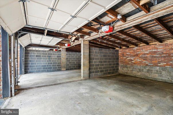 Garage, Interior, Stone Walls