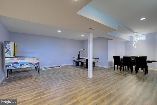 Bedroom, Dining room, Game Room, Interior, Pendant Lights, Recessed Lighting, Wood Texture Flooring