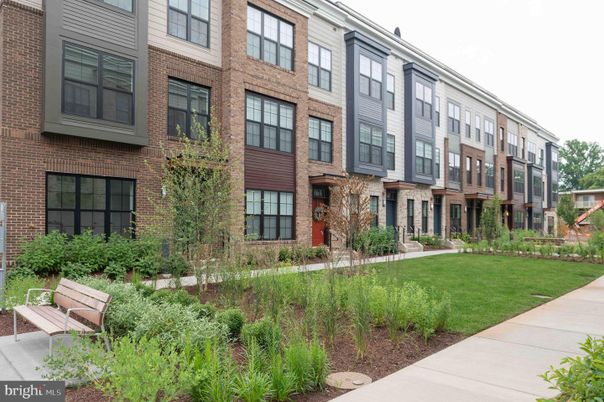 Backyard, Exterior, Facade, Brick Facade, Rowhouse